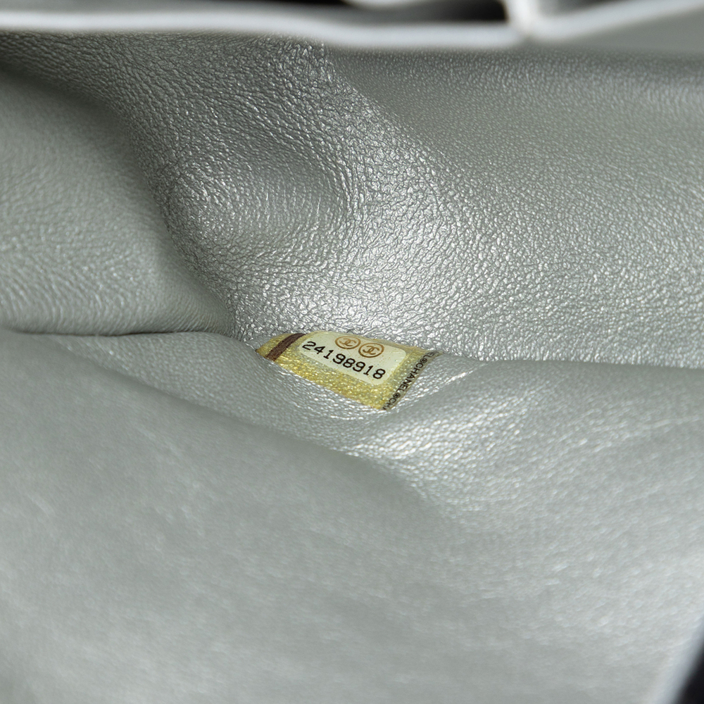 Pre-Loved Chanel Medium Classic Quilted Tweed and Metallic Lambskin Double Flap - Picture 6 of 9